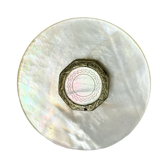Vintage Mother Of Pearl Large Button 1.5” Artesian Brooch Pin - Picture 3 of 9
